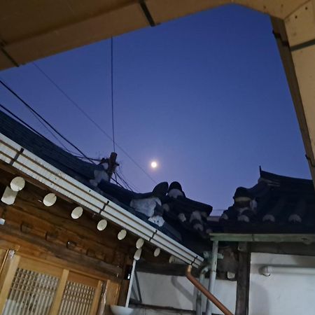 Hanok Guesthouse Nuha Сеул Экстерьер фото