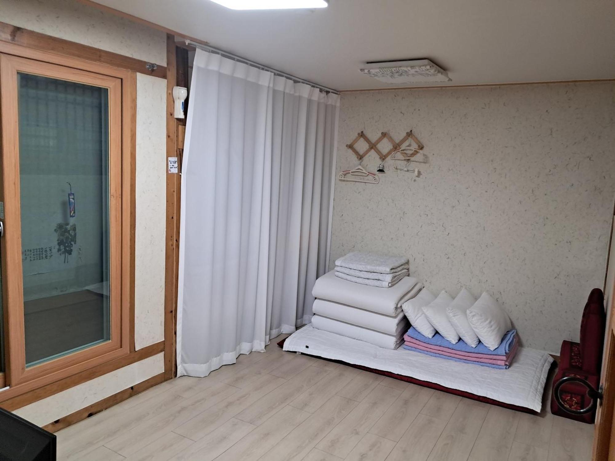 Hanok Guesthouse Nuha Сеул Экстерьер фото