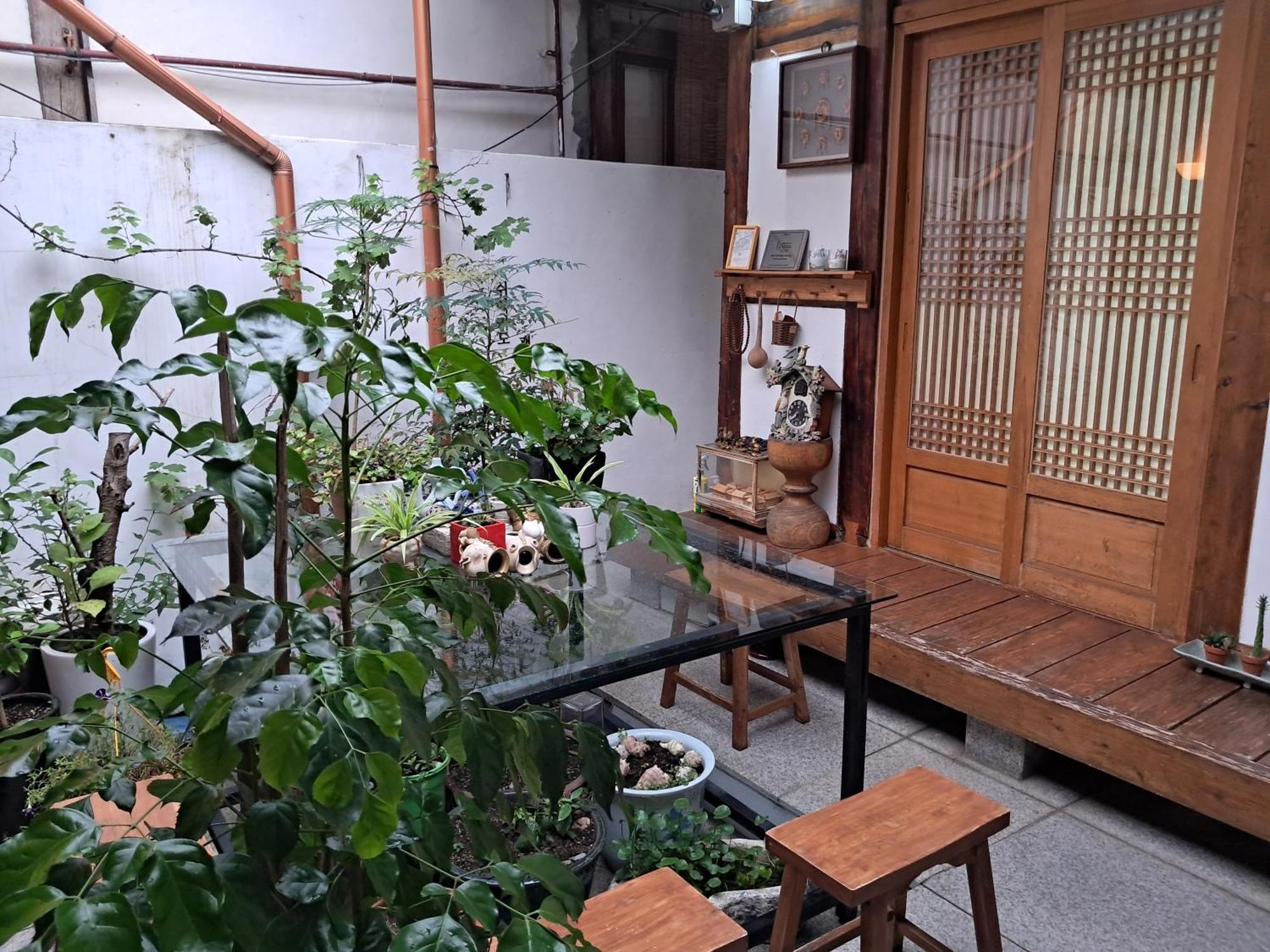 Hanok Guesthouse Nuha Сеул Экстерьер фото