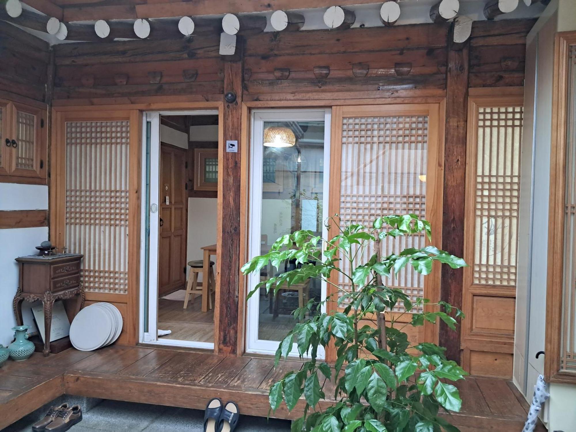 Hanok Guesthouse Nuha Сеул Экстерьер фото